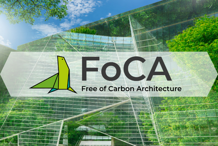 Logo projektu FOCA Free of Carbon Architecture na tle budynku